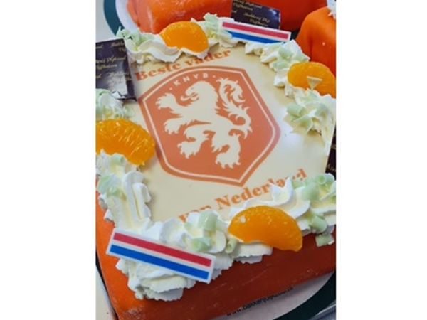 Oranje vaderdagtaartje marsepein (6/8 pp